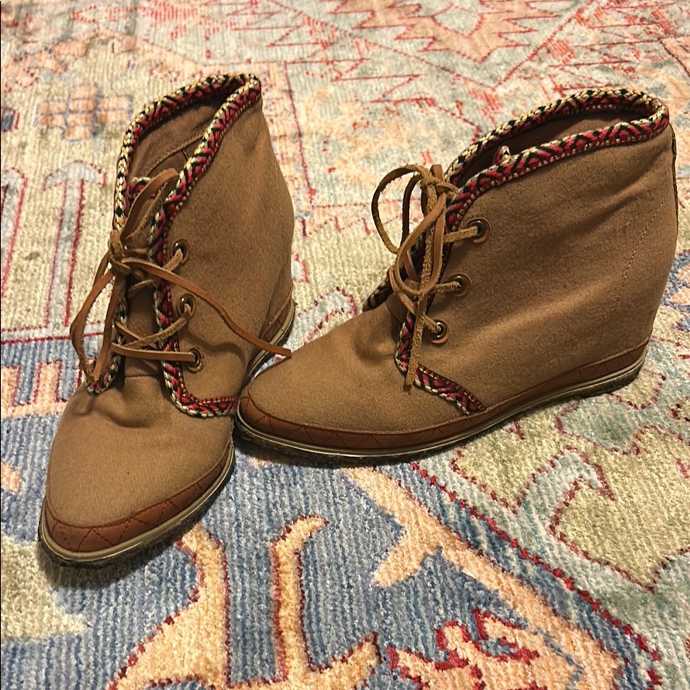 80%20 Brown Lace-Up Wedge Ankle Boots